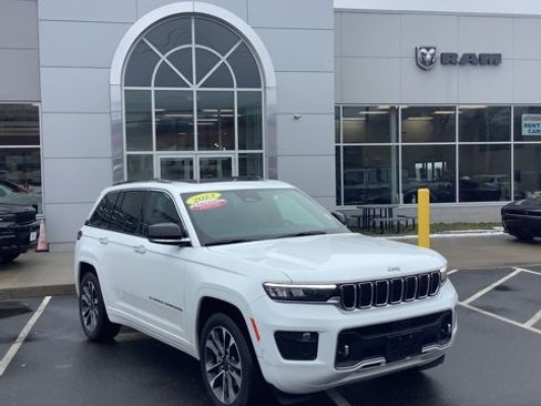 Used 2023 Jeep Grand Cherokee Overland w/ Luxury Tech Group IV image 1