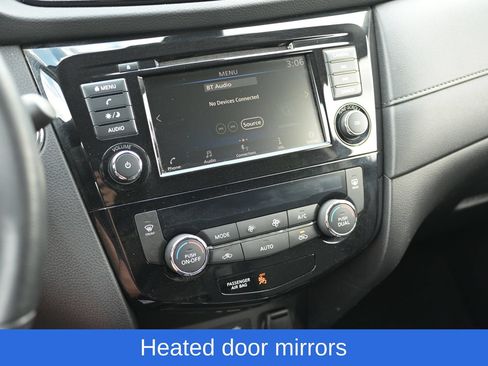 Used 2020 Nissan Rogue SV AWD/4WD image 25