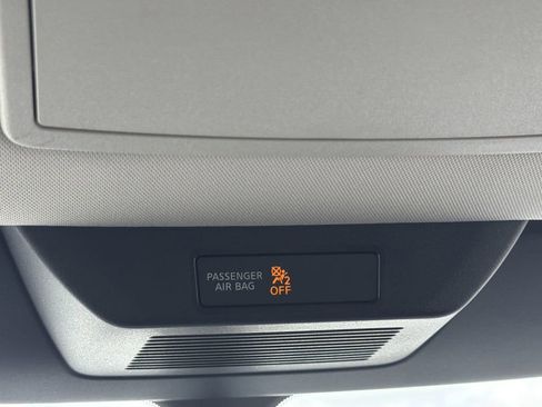 Used 2025 Nissan Pathfinder SV FWD image 15