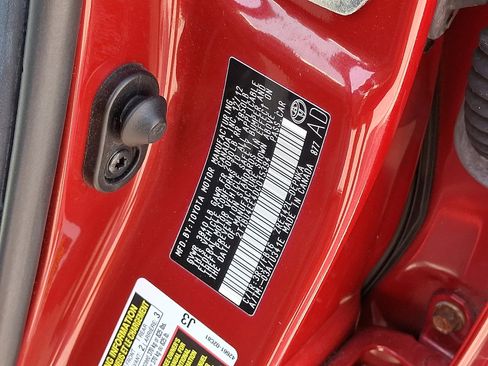 Used 2013 Toyota Corolla LE image 26