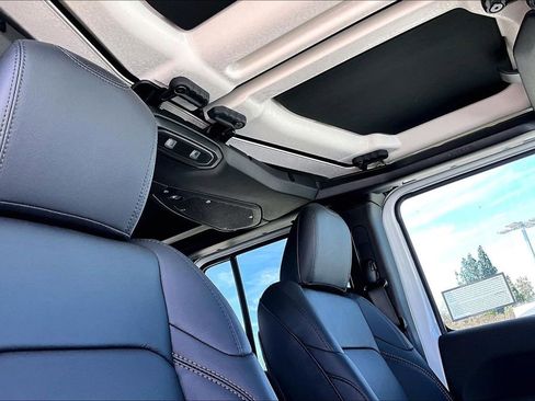 New 2026 Jeep Gladiator Sport image 14