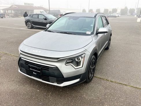 Used 2024 Kia Niro EX image 3
