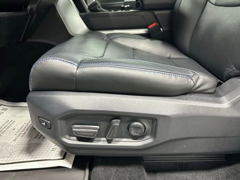 Used 2025 Toyota Tundra Platinum AWD/4WD image 12