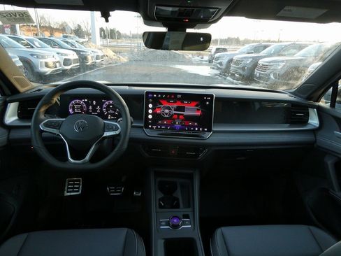 New 2026 Volkswagen Tiguan SE R-Line AWD/4WD image 4