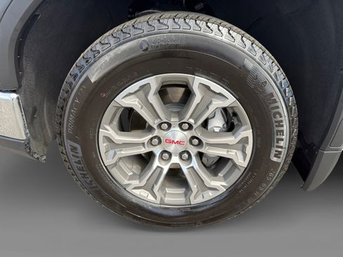 Used 2025 GMC Sierra 1500 SLT RWD image 9