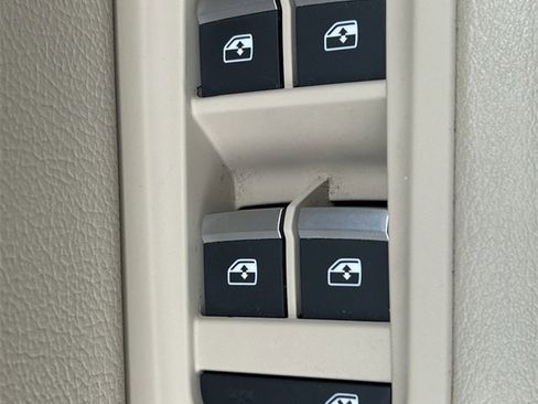 Used 2018 Audi Q5 2.0T Premium image 24