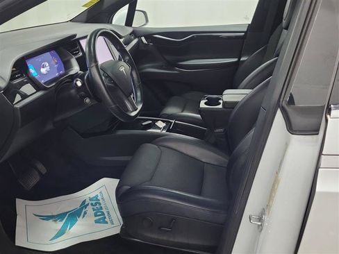 Used 2018 Tesla Model X 75D AWD/4WD image 5