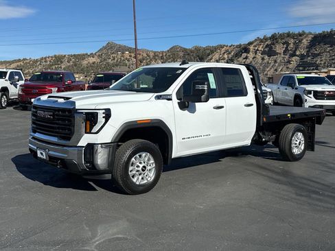 New 2026 GMC Sierra 2500 Pro w/ Convenience Package AWD/4WD image 3