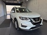 Used 2017 Nissan Rogue SV w/ SV Premium Package image 2