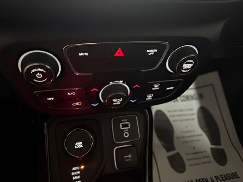 Used 2018 Jeep Compass Limited AWD/4WD image 22