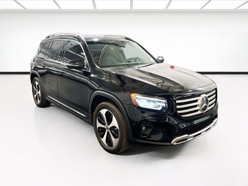 Used 2024 Mercedes-Benz GLB 250 image 3