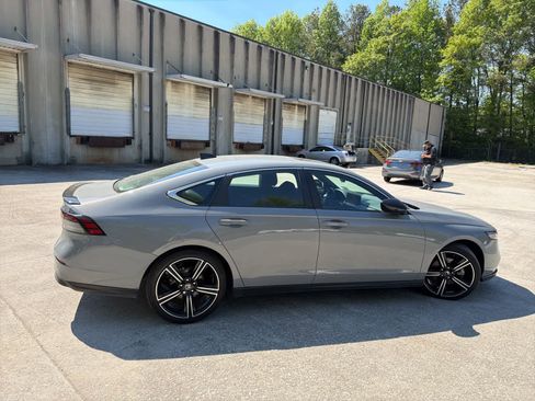 Used 2024 Honda Accord Sport image 11