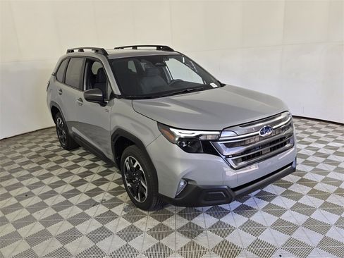 New 2025 Subaru Forester Premium image 2