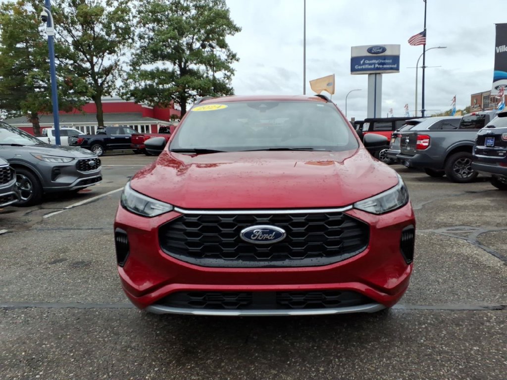 Certified 2024 Ford Escape ST-Line w/ Tech Pack #1 FWD image 3