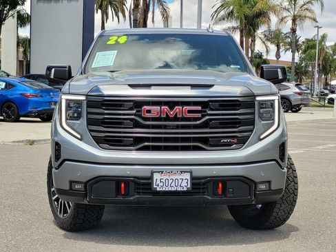 Used 2024 GMC Sierra 1500 AT4 w/ Technology Package AWD/4WD image 3