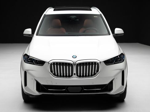 Used 2024 BMW X5 sDrive40i w/ Premium Package RWD image 6