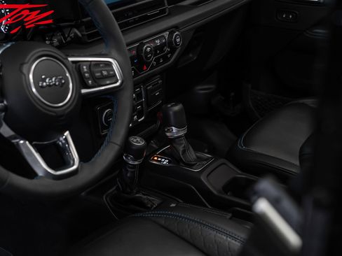 Used 2024 Jeep Wrangler High Altitude image 28