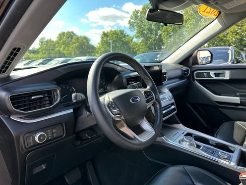 Used 2021 Ford Explorer XLT w/ Equipment Group 202A AWD/4WD image 46