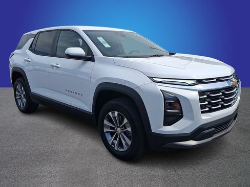 Used 2025 Chevrolet Equinox LT AWD/4WD image 3