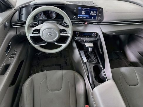 Used 2023 Hyundai Elantra SEL w/ Preferred Accessory Package FWD image 17