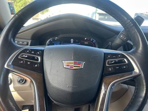 Used 2018 Cadillac Escalade ESV Luxury AWD/4WD image 13