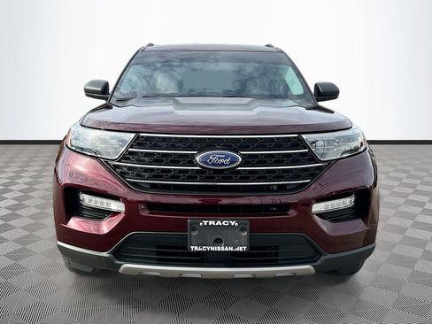 Used 2022 Ford Explorer XLT w/ Equipment Group 202A image 2
