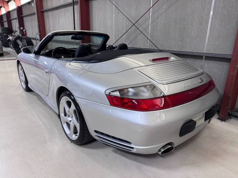 Used 2004 Porsche 911 Carrera 4S AWD/4WD image 9