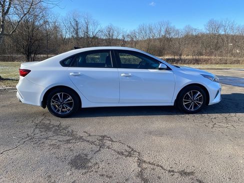 Certified 2023 Kia Forte LXS image 2