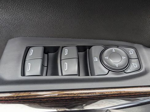 Used 2022 GMC Sierra 1500 Elevation image 8