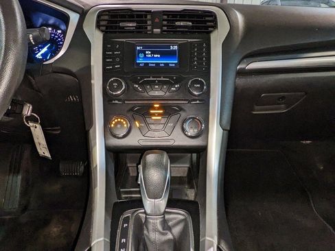 Used 2014 Ford Fusion SE image 33