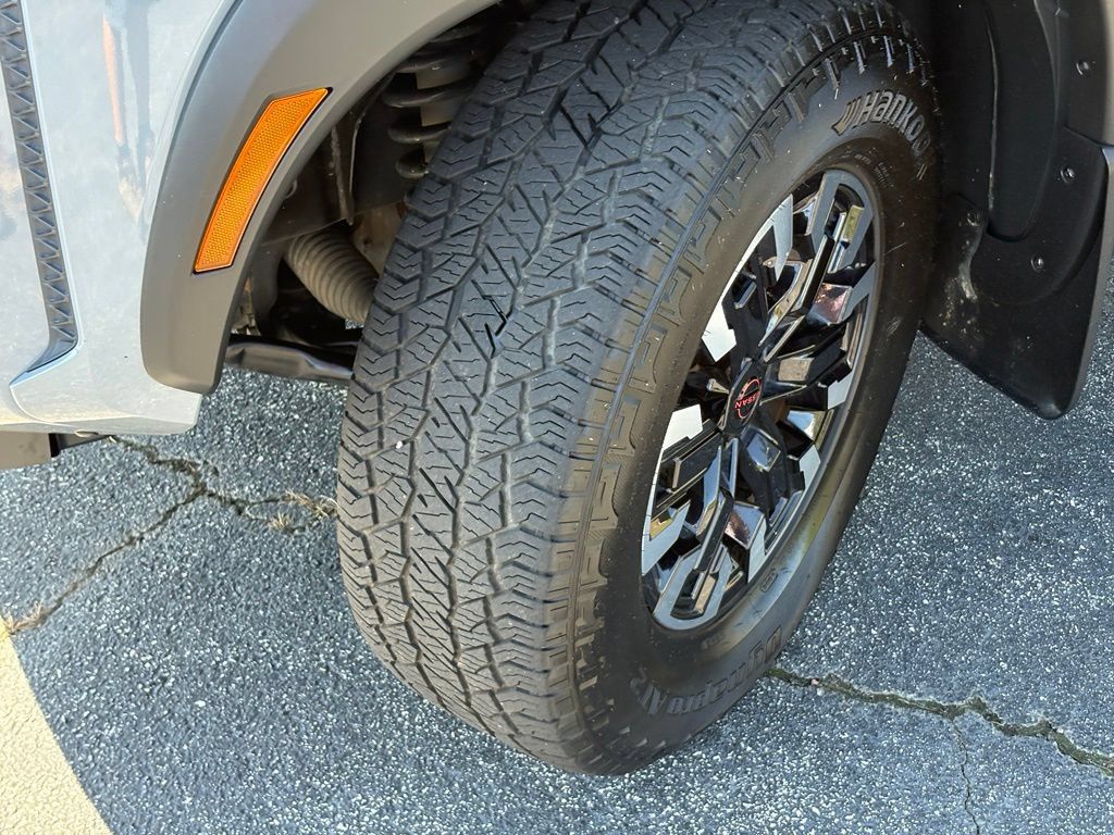 Used 2023 Nissan Frontier PRO-4X w/ Pro Convenience Package AWD/4WD image 30