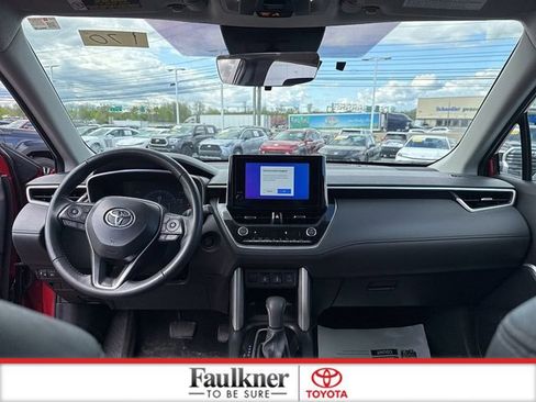 Certified 2025 Toyota Corolla Cross XLE image 18