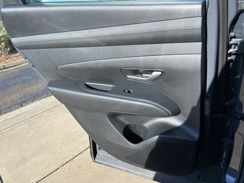 Used 2025 Hyundai Tucson SE FWD image 44