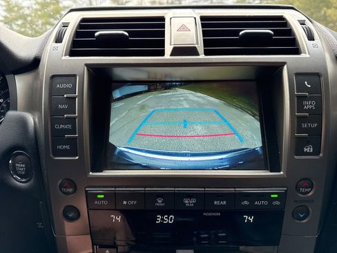 Used 2015 Lexus GX 460 w/ Premium Package image 17