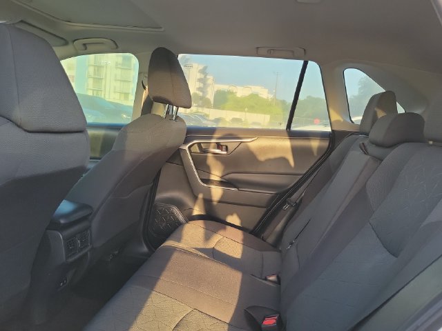 Used 2022 Toyota RAV4 XLE w/ Convenience Package FWD image 8