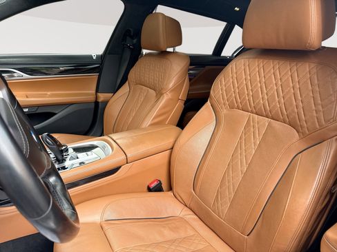 Used 2017 BMW 750i RWD image 13