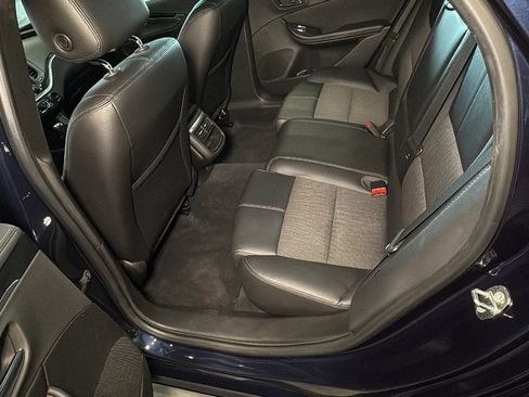 Used 2019 Chevrolet Impala LT FWD image 42