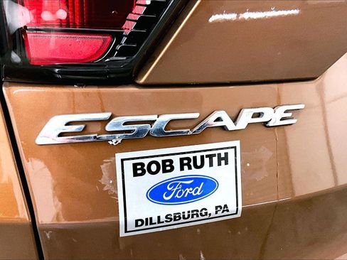 Used 2017 Ford Escape Titanium image 14
