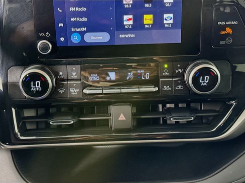 Certified 2025 Toyota Highlander LE AWD/4WD image 15