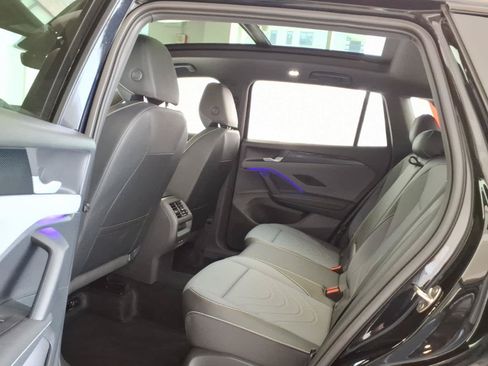 Used 2026 Volkswagen Tiguan SE R-Line AWD/4WD image 17