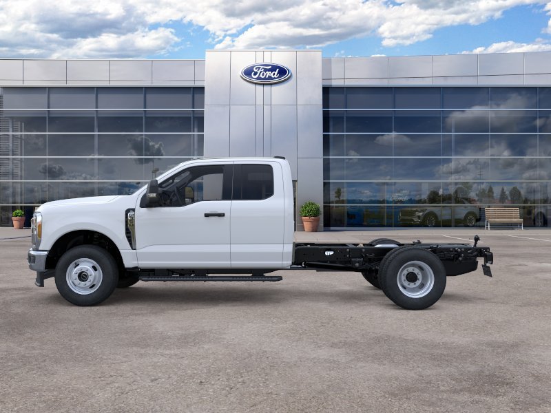 New 2026 Ford F350 XL w/ XL Chrome Package AWD/4WD image 3