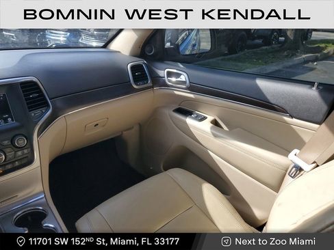 Used 2018 Jeep Grand Cherokee Limited image 16