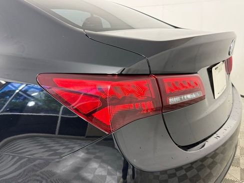 Used 2016 Acura TLX w/ Technology Package image 12