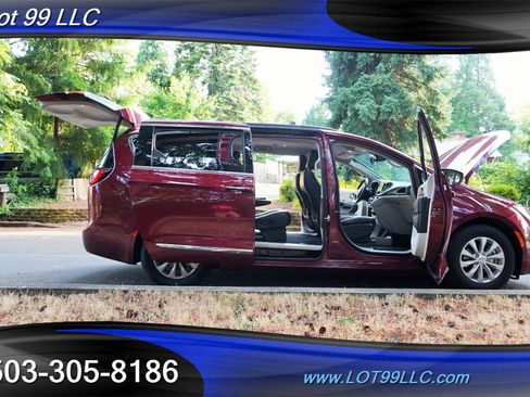 Used 2017 Chrysler Pacifica Touring-L FWD image 30