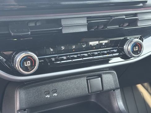 Used 2025 Honda Prologue Touring image 32
