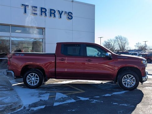 Used 2021 Chevrolet Silverado 1500 LT image 2