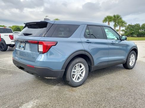 New 2026 Ford Explorer Active RWD image 9
