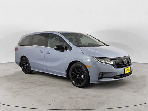 Certified 2024 Honda Odyssey Sport image 3