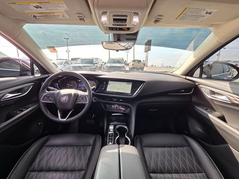 Used 2022 Buick Envision Avenir w/ Technology Package II image 28