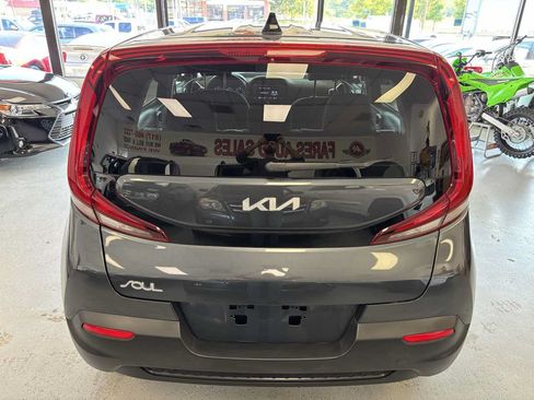 Used 2022 Kia Soul LX FWD image 9